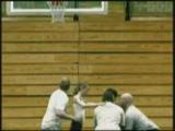 Frau als Basketball