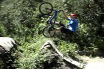 Halber Backflip mit BMX