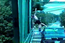 Sprung von der Brücke